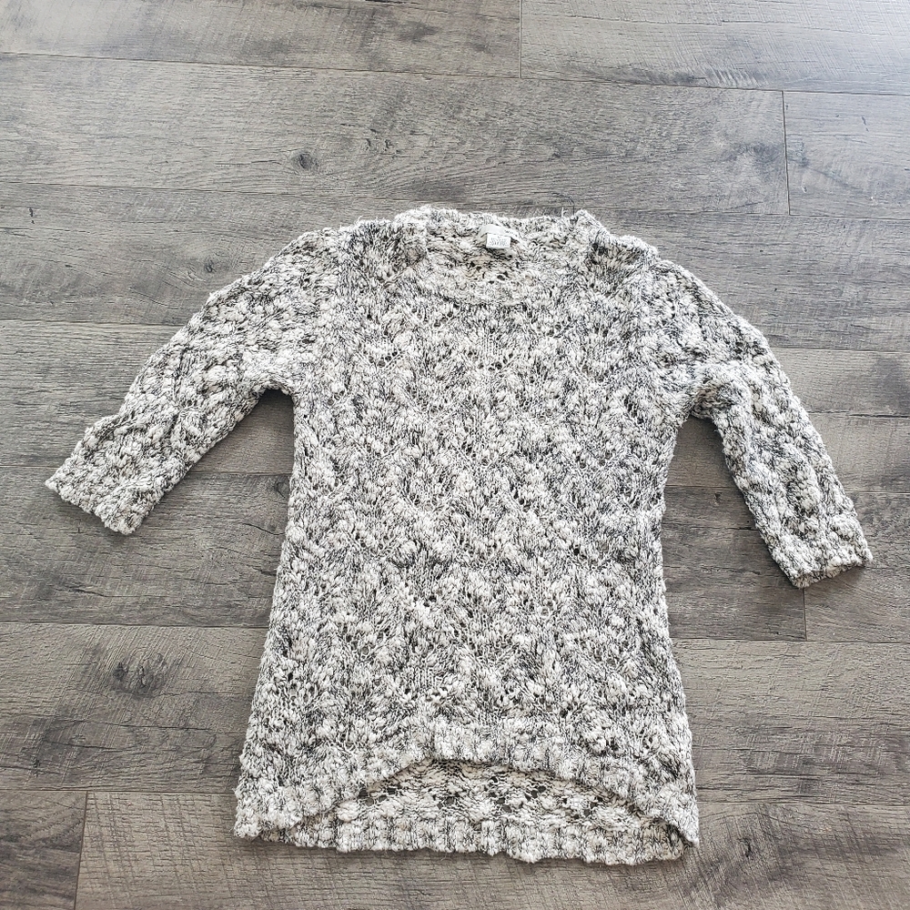 WD.NY White And Black Sweater